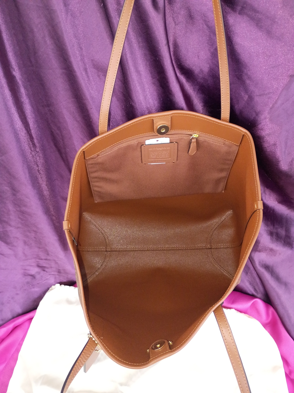Coach Signature Sugar Lips Tote And Card Case Keychain ๐ - Picture 10 of 14